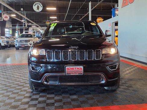 Used 2021 Jeep Grand Cherokee Limited w/ Luxury Group II image 2