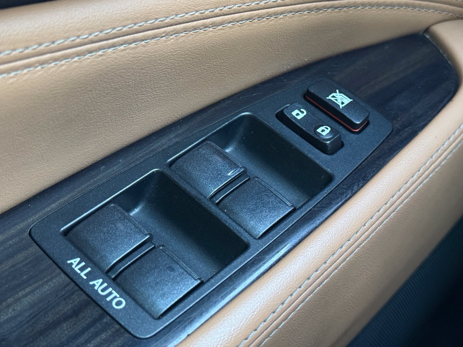 Used 2017 Lexus LS 460 w/ Comfort Package RWD image 33