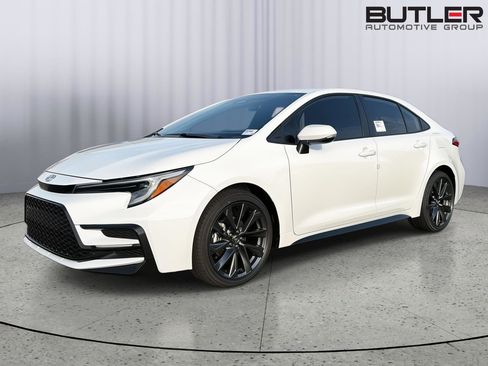 New 2026 Toyota Corolla SE FWD image 2