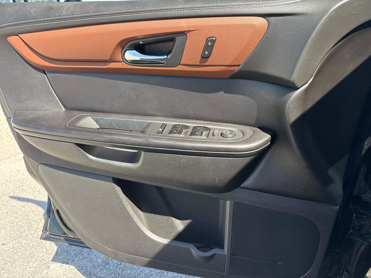 Used 2015 Chevrolet Traverse LT w/ Style and Technology Package FWD image 47