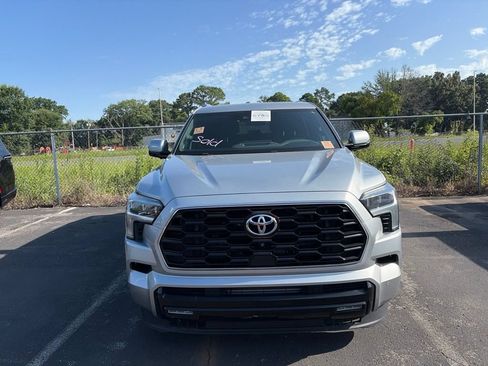 Used 2023 Toyota Sequoia Platinum AWD/4WD image 2