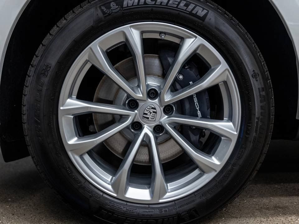 Certified 2026 Porsche Macan AWD/4WD image 21