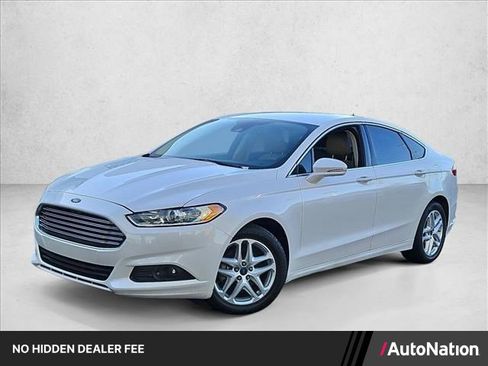 Used 2016 Ford Fusion SE w/ Equipment Group 202A FWD image 1