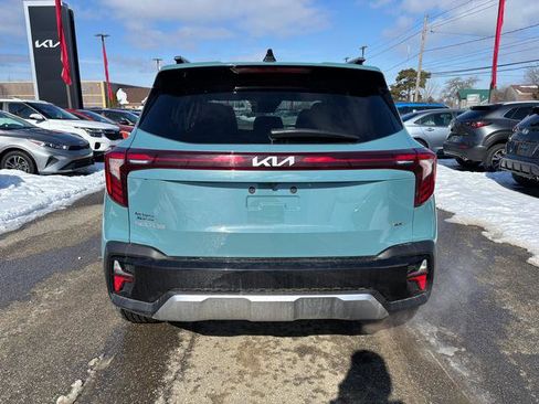 Certified 2024 Kia Seltos SX w/ SX Sunroof Package image 7