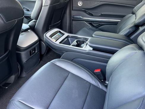 New 2026 Lincoln Navigator Reserve w/ Jet Appearance Package AWD/4WD image 4