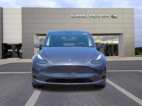 Used 2025 Tesla Model Y Long Range RWD image 2
