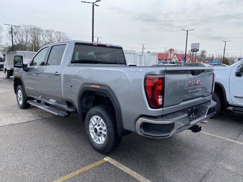 New 2026 GMC Sierra 2500 SLE w/ SLE Value Package; AWD/4WD image 3