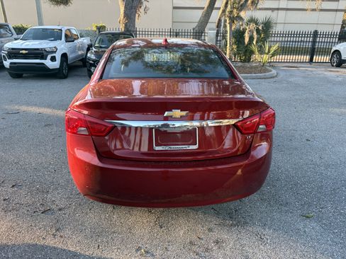 Used 2015 Chevrolet Impala LT w/ Convenience Package image 11