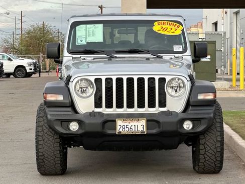 Certified 2022 Jeep Gladiator Sport image 9
