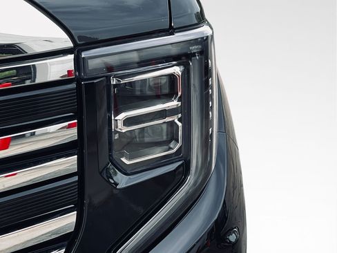 Used 2024 GMC Sierra 1500 SLT w/ SLT Premium Plus Package AWD/4WD image 6