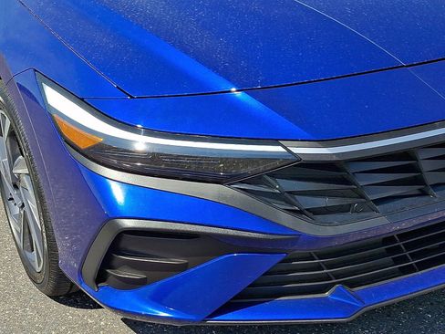 Certified 2025 Hyundai Elantra Sport image 9