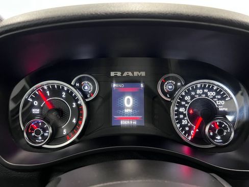 Used 2024 RAM 3500 Tradesman w/ Chrome Appearance Group AWD/4WD image 16