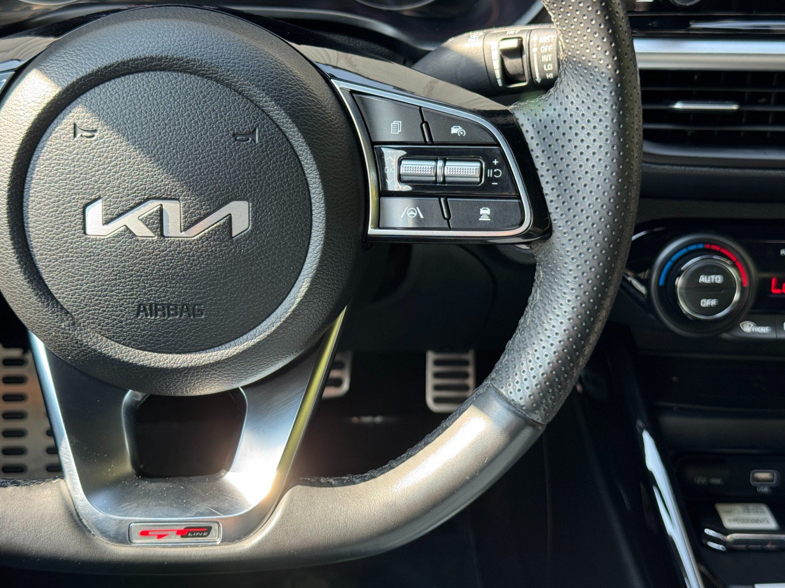 Used 2023 Kia Forte GT-Line w/ GT-Line Premium Package FWD image 21