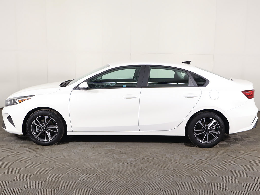 Used 2024 Kia Forte LXS w/ LXS Technology Package FWD image 15
