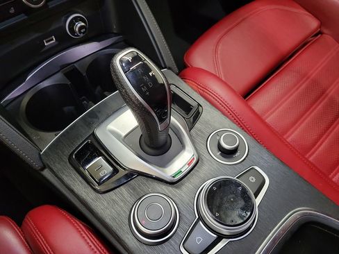 Used 2023 Alfa Romeo Stelvio Sprint image 31