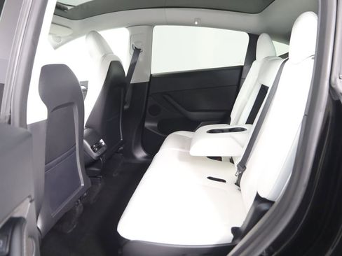 Used 2023 Tesla Model Y Long Range AWD/4WD image 46