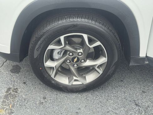 Used 2025 Chevrolet Trax LT image 23