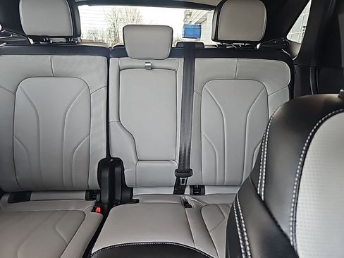 Used 2025 Ford Escape Platinum w/ Premium Technology Package image 10