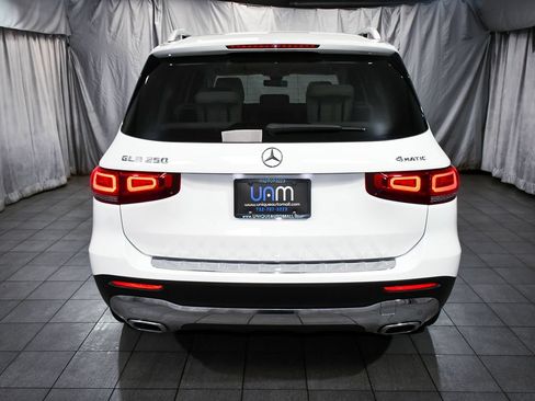 Used 2022 Mercedes-Benz GLB 250 4MATIC image 5