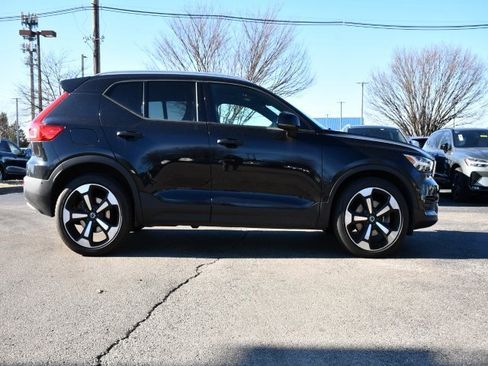 Used 2019 Volvo XC40 T5 Momentum image 8