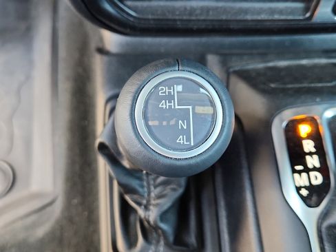 Used 2024 Jeep Wrangler Unlimited Sahara w/ Safety Group AWD/4WD image 23