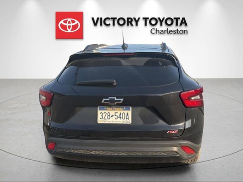 Used 2025 Chevrolet Trax RS w/ Sunroof Package image 6