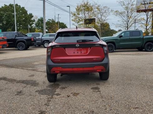 New 2026 Nissan Kicks SR w/ SR Premium Package image 4