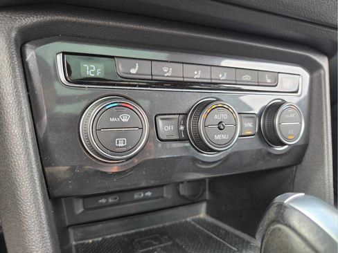 Used 2021 Volkswagen Tiguan SE FWD image 25