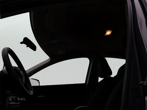 Used 2018 Honda HR-V LX image 34