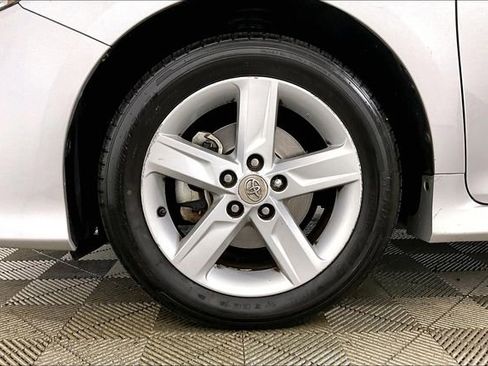 Used 2012 Toyota Camry SE image 8