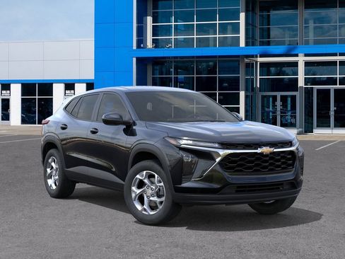 New 2026 Chevrolet Trax LS w/ LS Convenience Package FWD image 7
