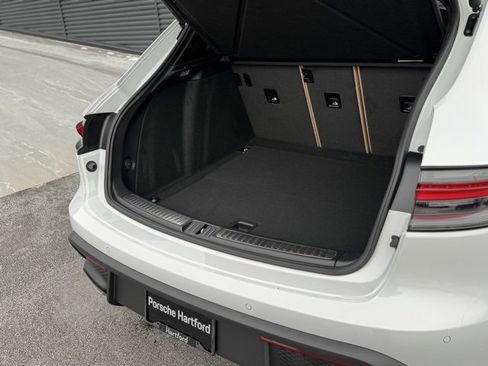 New 2026 Porsche Macan image 35