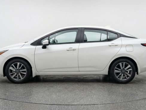 Used 2025 Nissan Versa SV FWD image 5