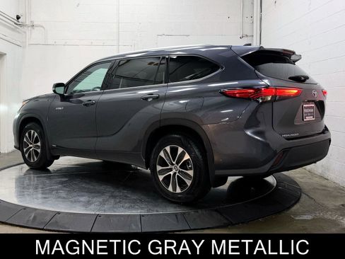 Used 2020 Toyota Highlander XLE image 6
