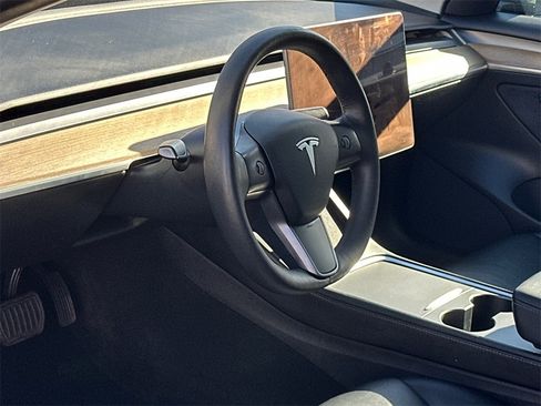 Used 2022 Tesla Model 3 image 11