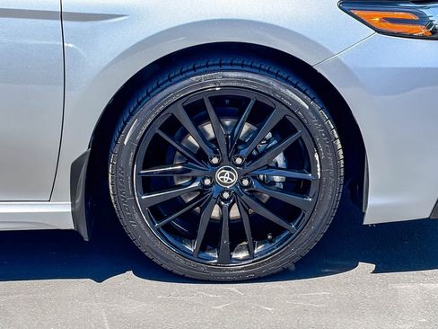 Used 2023 Toyota Camry XSE FWD image 9