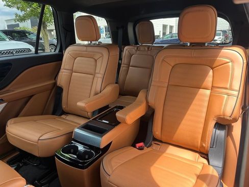 Used 2026 Lincoln Aviator Black Label AWD/4WD image 13