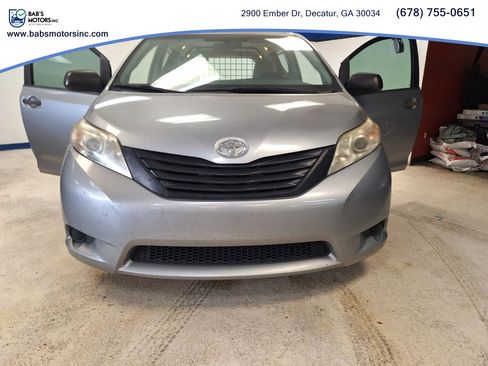 Used 2017 Toyota Sienna L FWD image 15