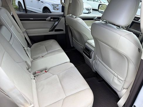 Used 2017 Lexus GX 460 Premium w/ Premium Package AWD/4WD image 22