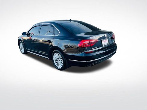 Used 2017 Volkswagen Passat 1.8T SE image 4