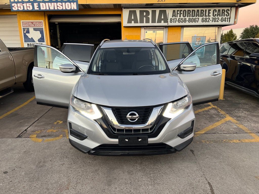 Used 2017 Nissan Rogue SV FWD image 7