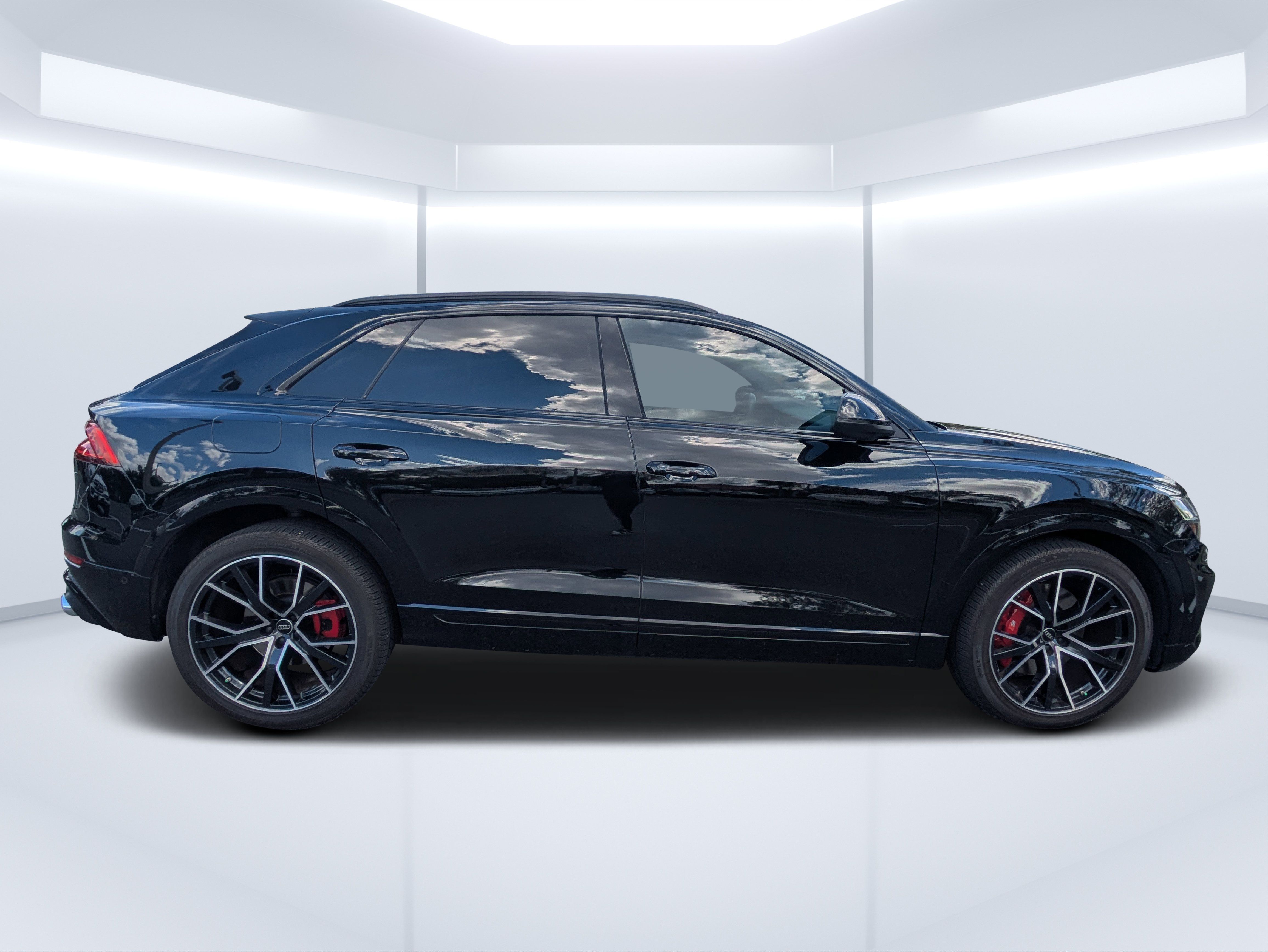 Used 2023 Audi SQ8 Prestige AWD/4WD image 2