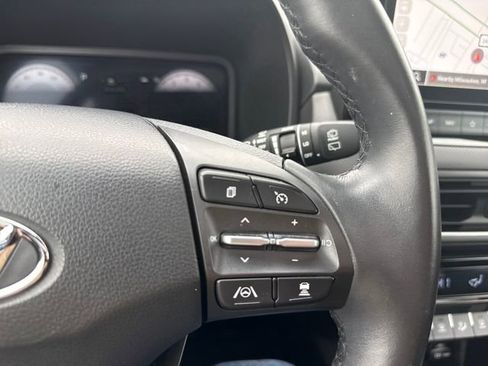 Used 2023 Hyundai Kona Limited AWD/4WD image 26