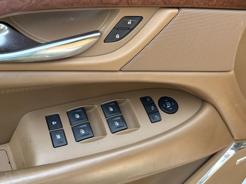Used 2016 Cadillac Escalade ESV Platinum RWD image 45