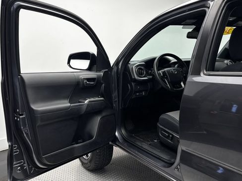 Used 2023 Toyota Tacoma TRD Sport AWD/4WD image 21