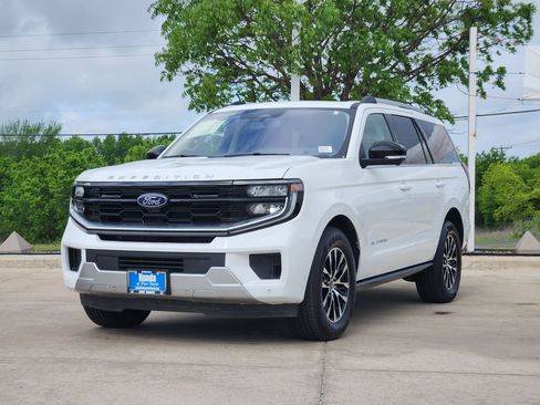 Used 2025 Ford Expedition Platinum AWD/4WD image 3