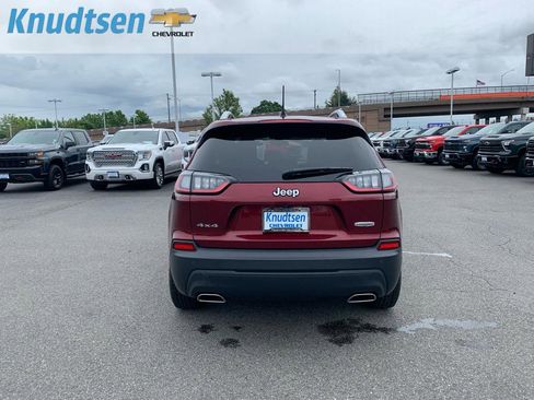 Used 2019 Jeep Cherokee Latitude Plus AWD/4WD image 6