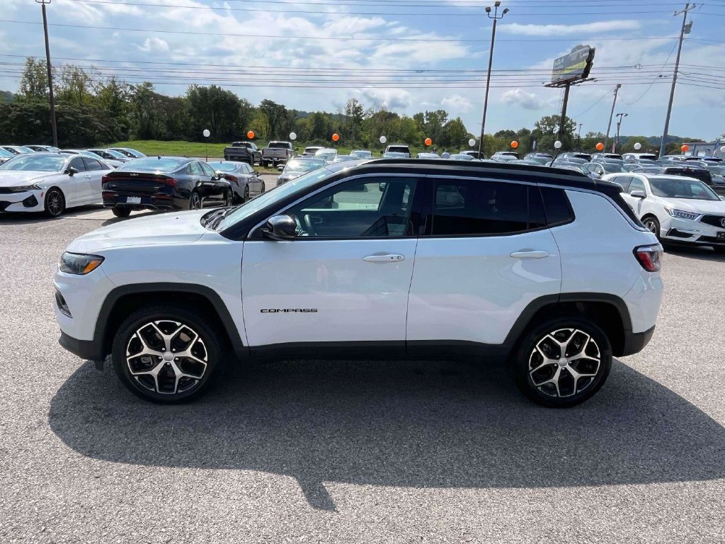 Used 2024 Jeep Compass Limited AWD/4WD image 30