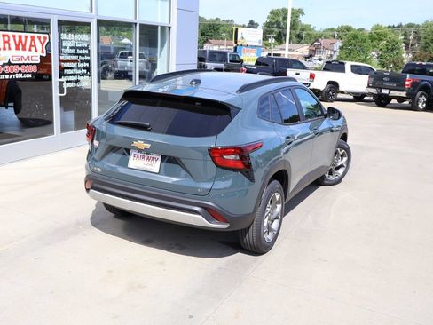 New 2026 Chevrolet Trax LT w/ LT Convenience Package FWD image 38