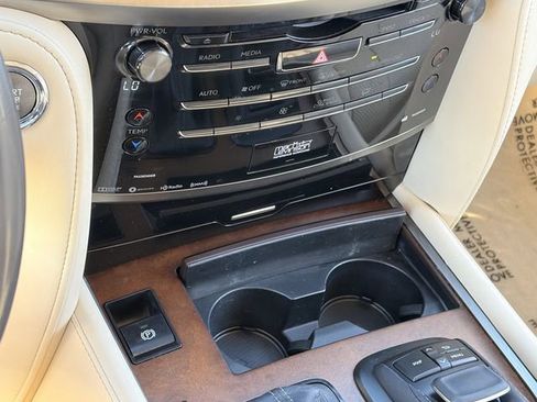 Used 2016 Lexus LX 570 4WD w/ Luxury Package image 16